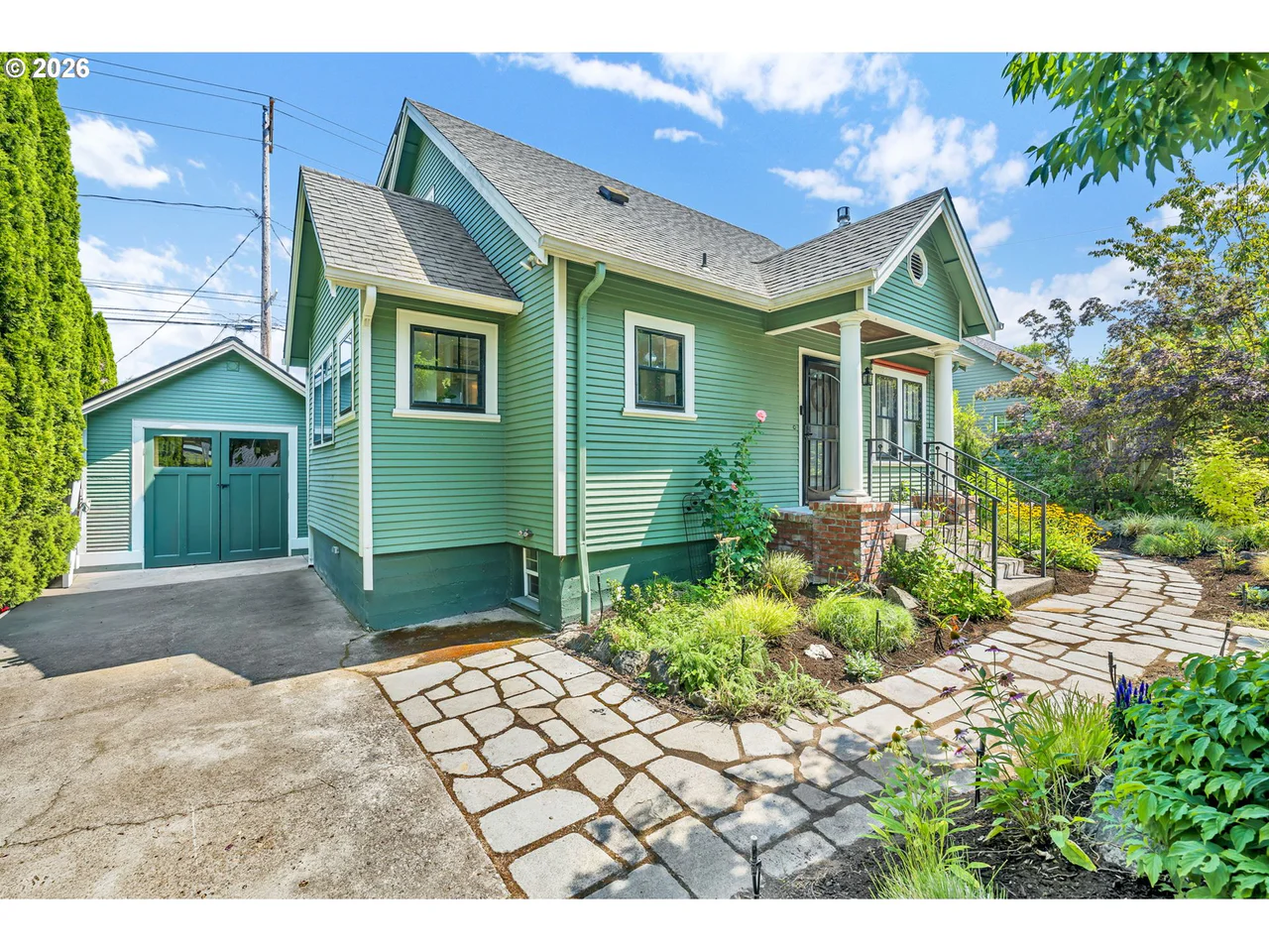 39 ASH ST, Eugene, OR 97402, photo 3 of 48