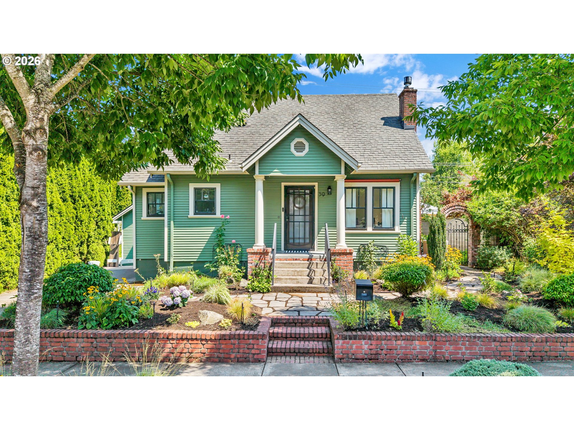 39 Ash St