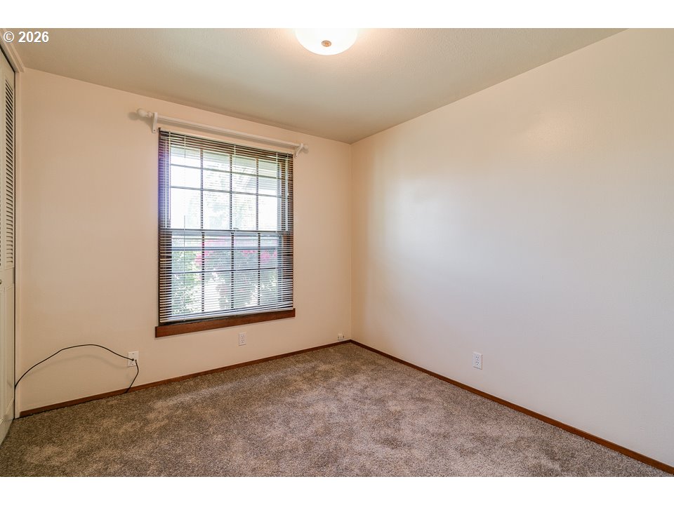 730 ARCADIA DR, Eugene, OR 97401, photo 5 of 13