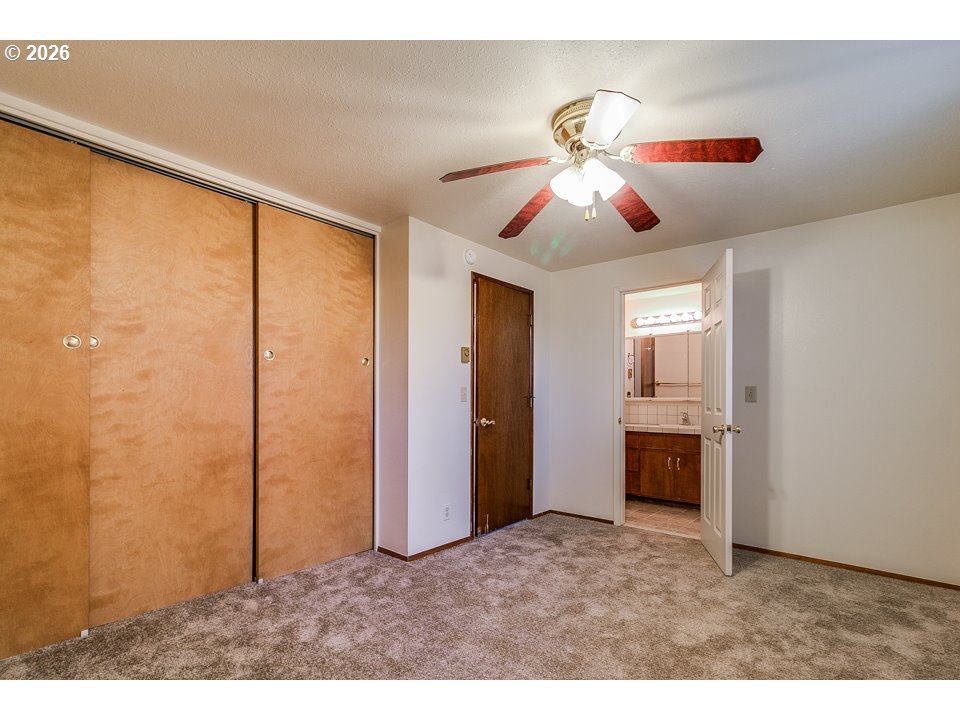 730 ARCADIA DR, Eugene, OR 97401, photo 6 of 13
