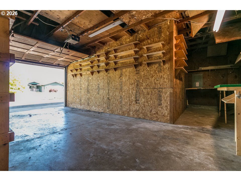 730 ARCADIA DR, Eugene, OR 97401, photo 8 of 13