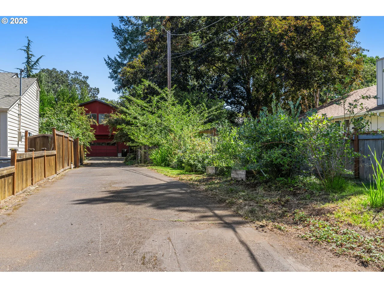 1163 FIR ACRES DR, Eugene, OR 97401, photo 5 of 33