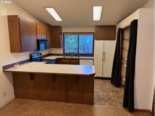 965 7TH ST, Florence, OR 97439, photo 5 of 11