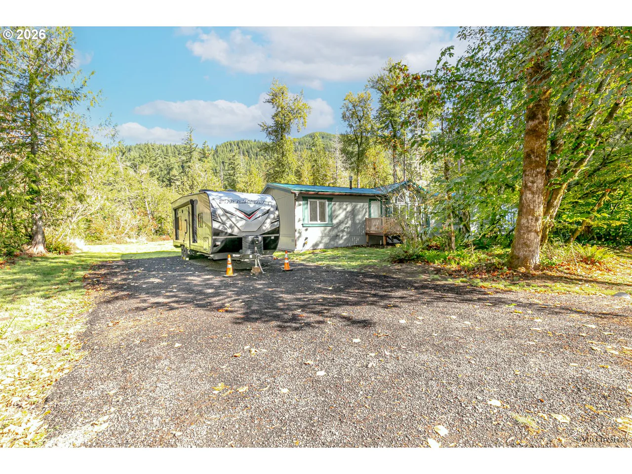 65977 E CHIPPAWA LN, Rhododendron, OR 97049, photo 5 of 38