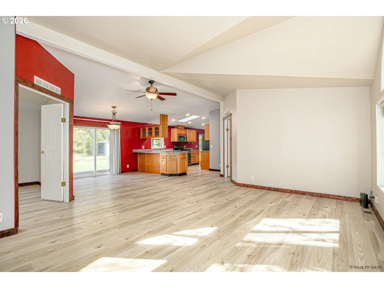 65977 E CHIPPAWA LN, Rhododendron, OR 97049, photo 7 of 38