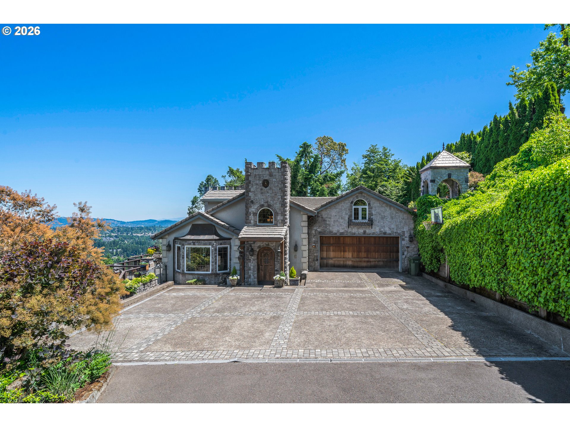 1777 SKYLAND DR, Lake Oswego, OR 97034, photo 3 of 47
