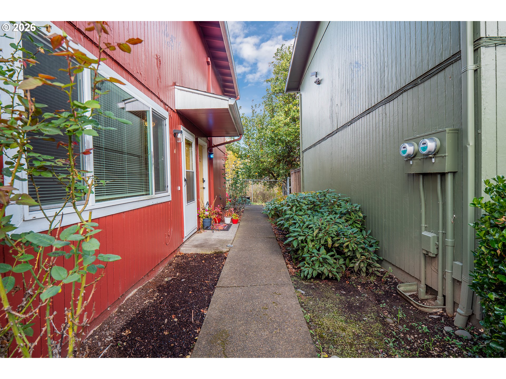 1931 W 17TH AVE, Eugene, OR 97402, photo 3 of 40