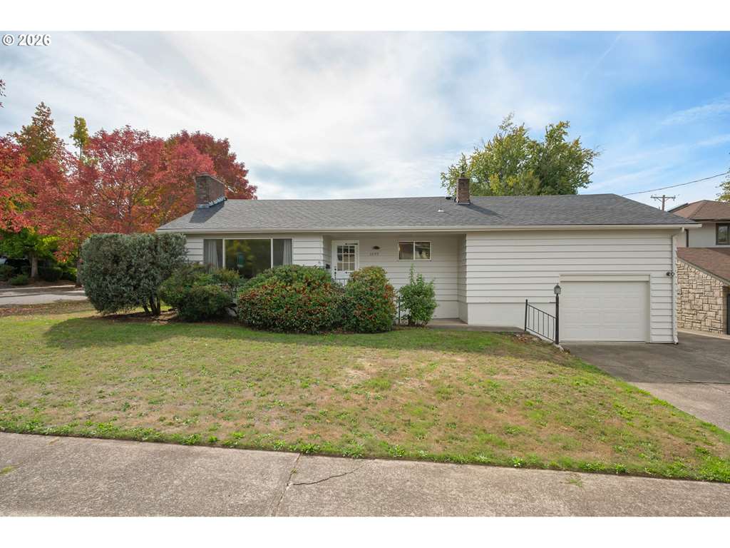 1090 E 28th AVE
