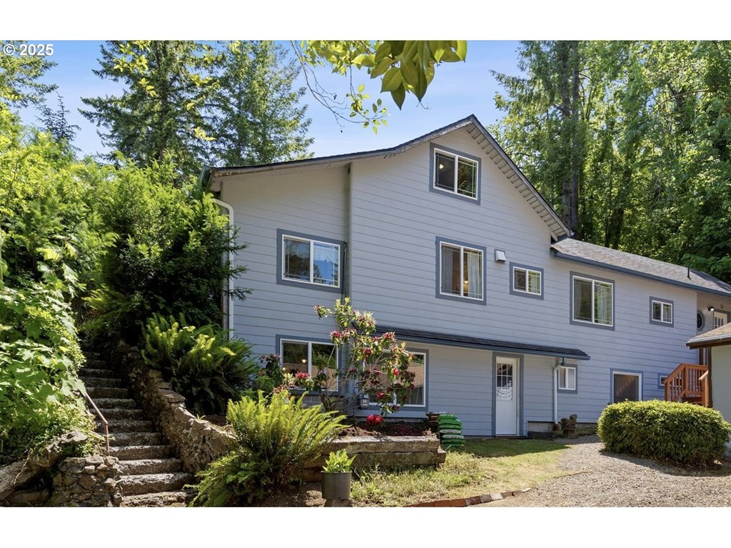 935 NE Highway 20