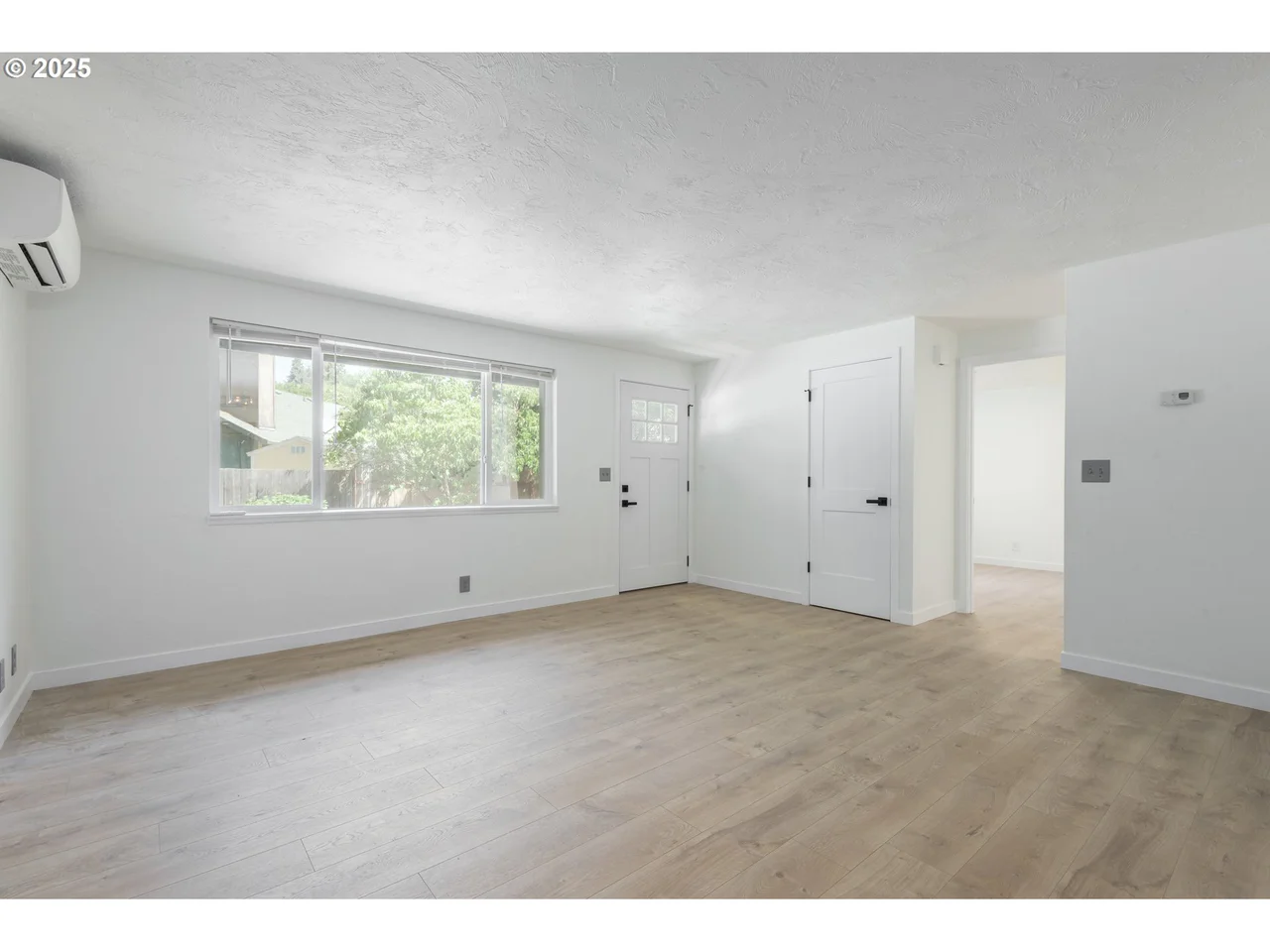 2817 APPLEWOOD LN, Eugene, OR 97408, photo 6 of 43