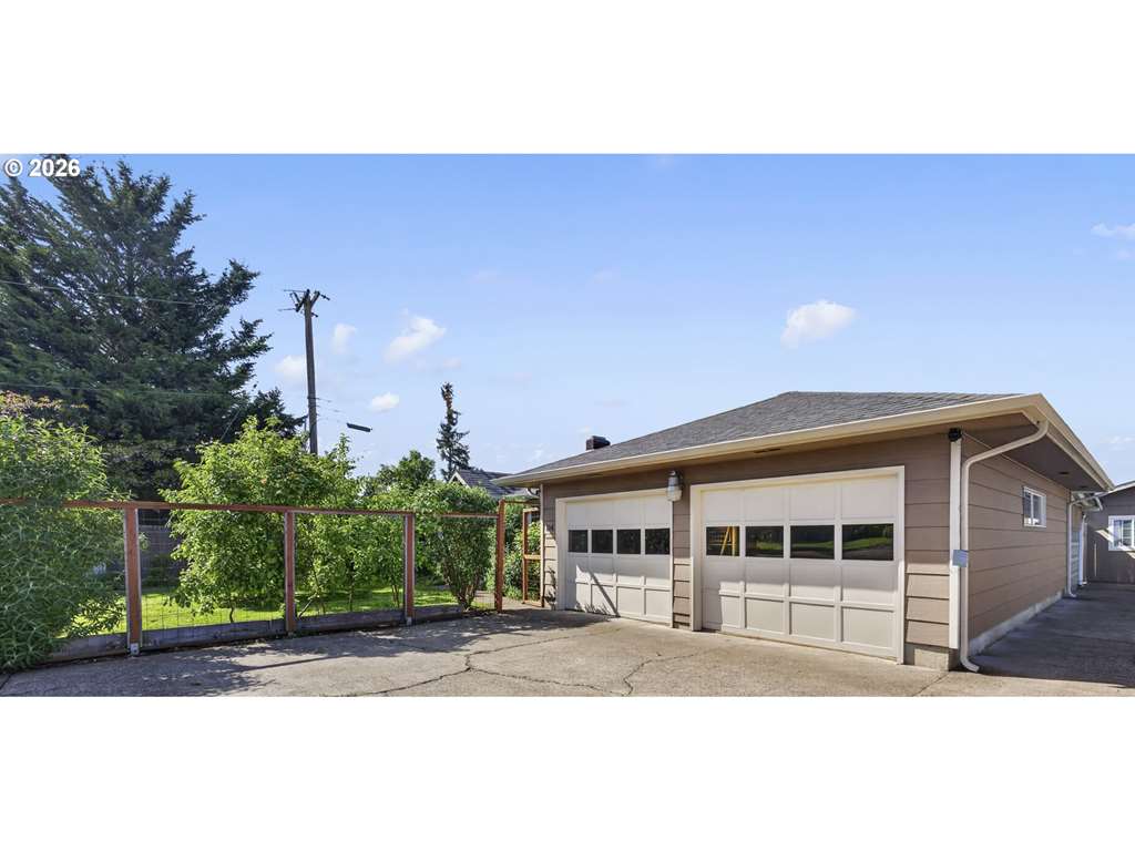 114 Hayden Bridge Way