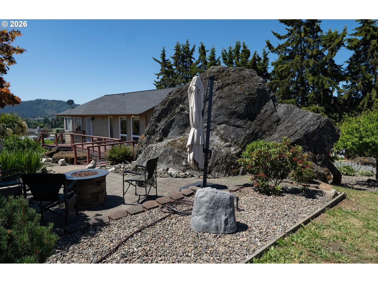 445 ROLLING HILLS RD, Roseburg, OR 97471, photo 2 of 48