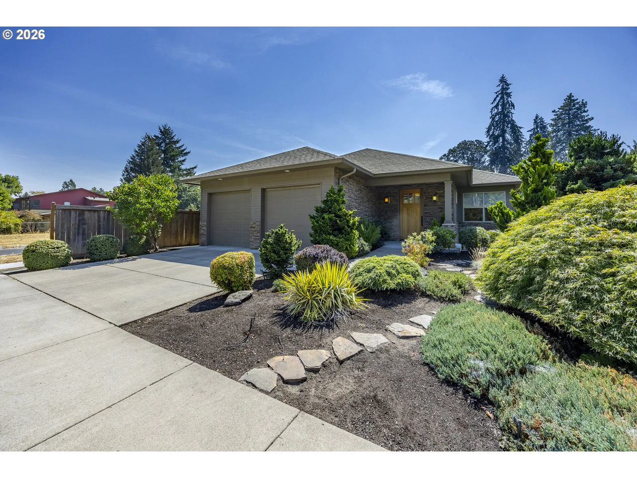 1470 PIPER LN, Eugene, OR 97401, photo 3 of 38