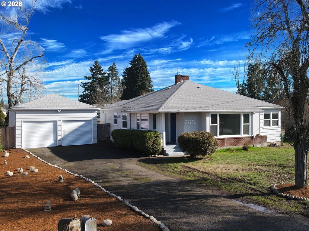 265 Baxter St