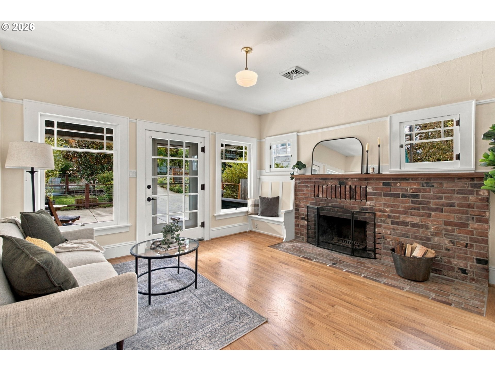 681 W 28TH AVE, Eugene, OR 97405, photo 3 of 36