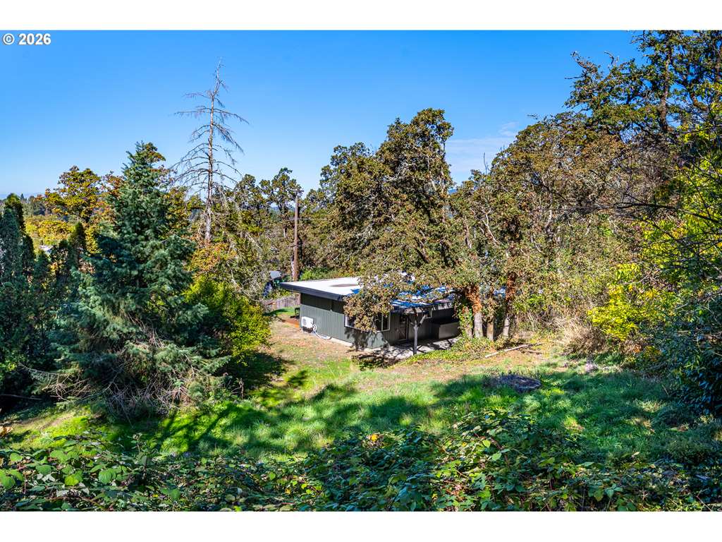 452 S 4th St