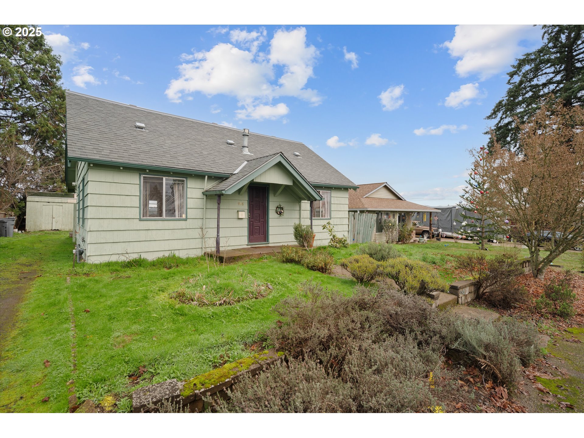 948 SW MAPLE ST, Dallas, OR 97338, photo 2 of 28
