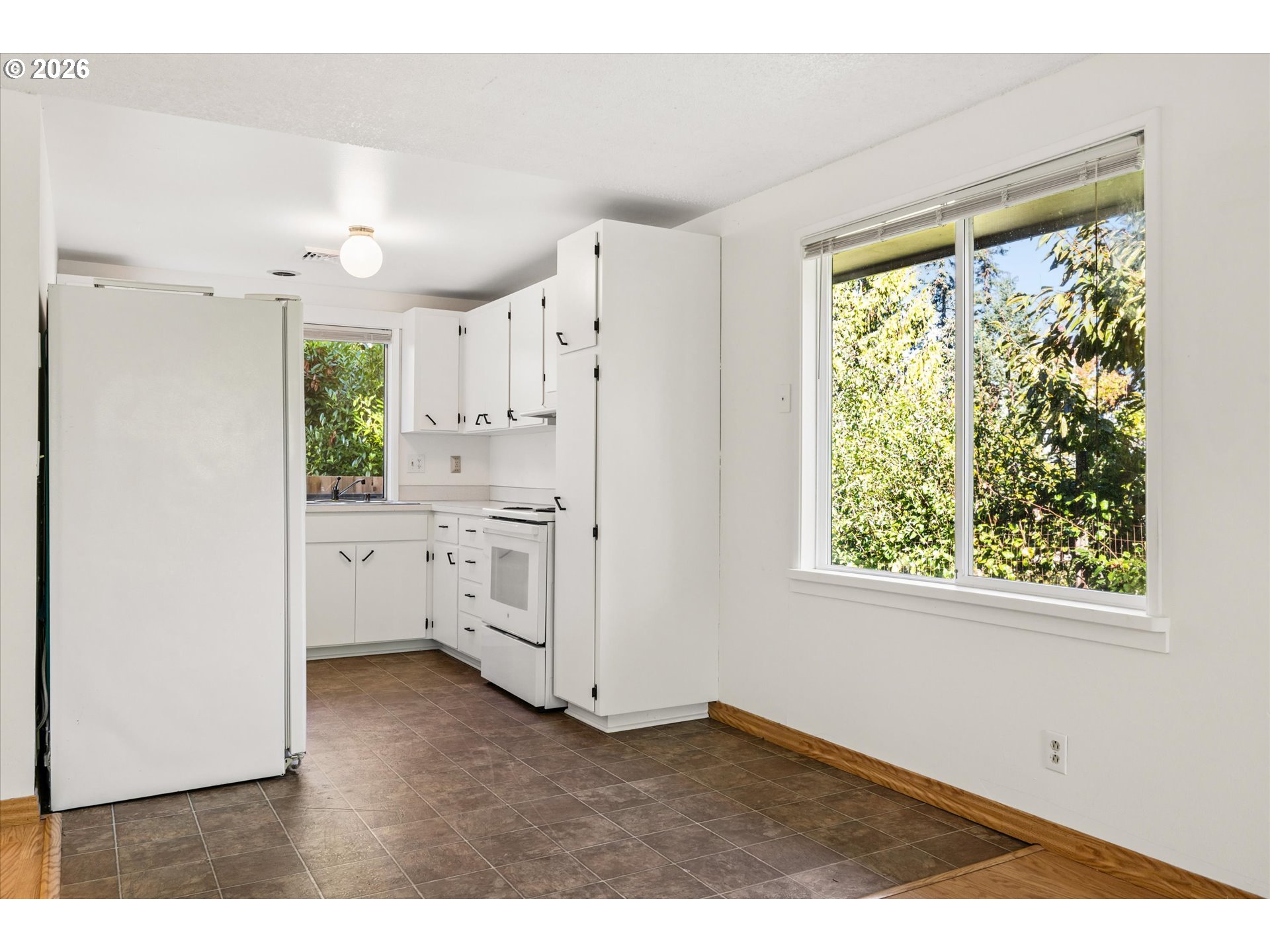 3437 STOREY BLVD, Eugene, OR 97405, photo 5 of 45