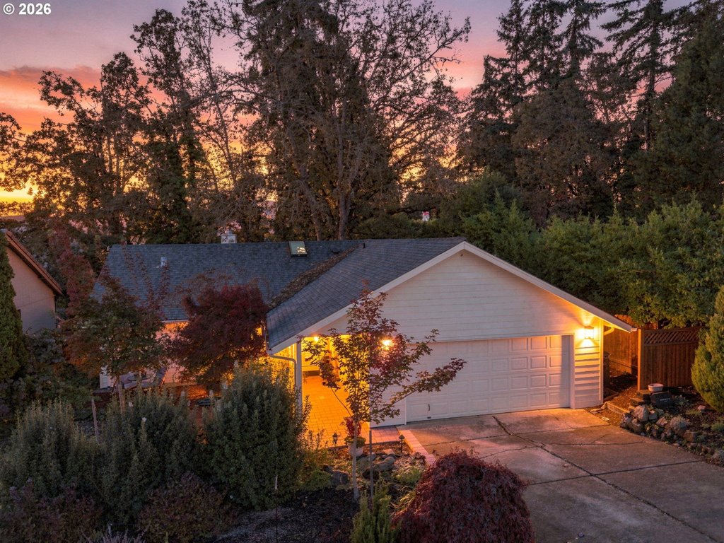 6768 Dogwood St