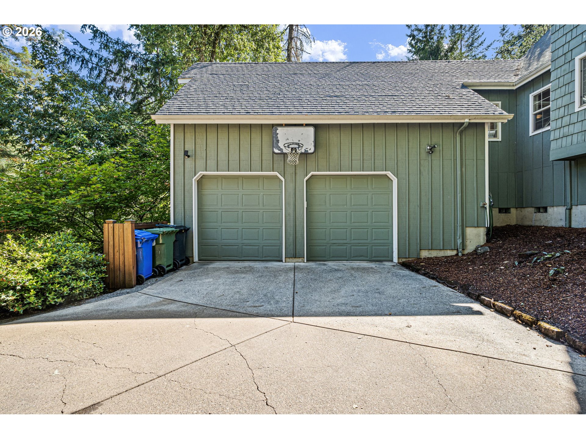 75 MARLBORO LN, Eugene, OR 97405, photo 2 of 41