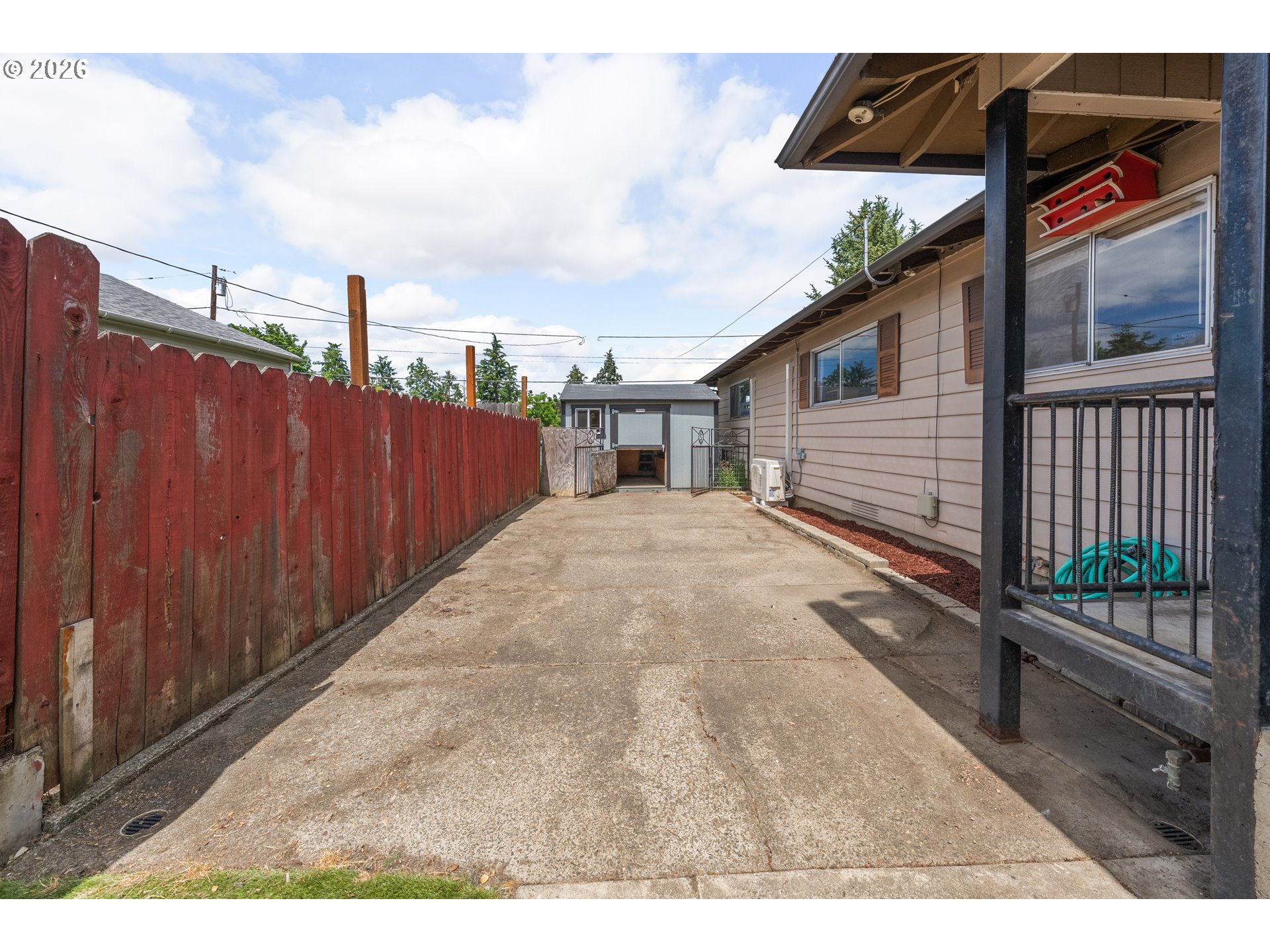 2843 W SANDERS AVE, Roseburg, OR 97471, photo 2 of 44