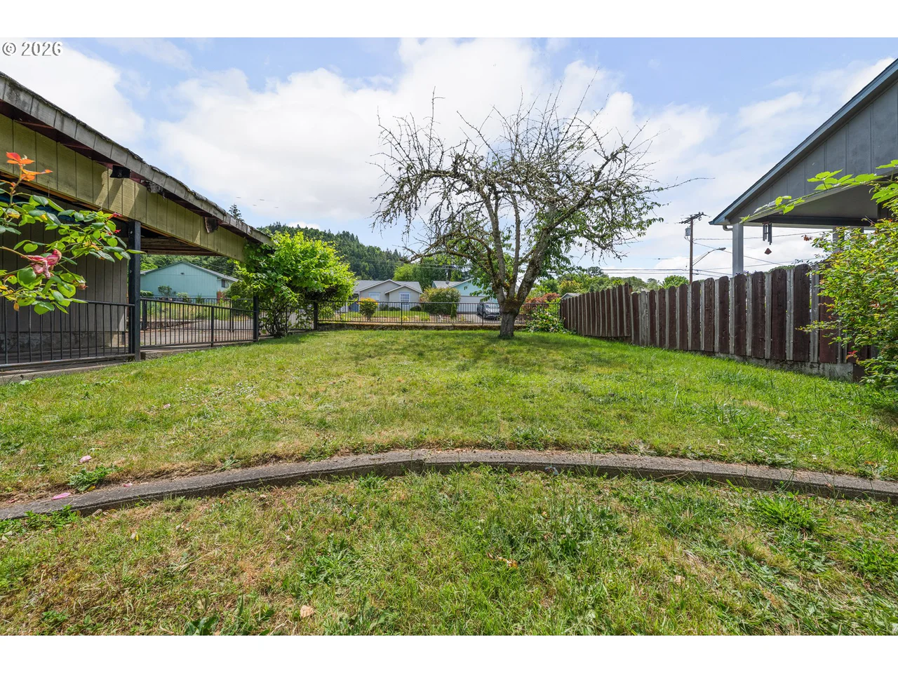 2843 W SANDERS AVE, Roseburg, OR 97471, photo 5 of 44