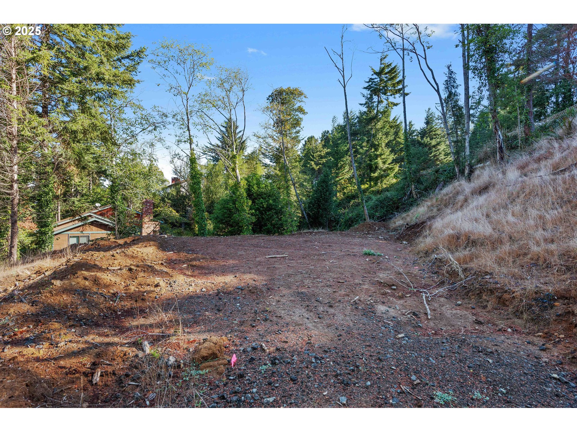 2253 PONY CREEK RD, North Bend, OR 97459, photo 2 of 14