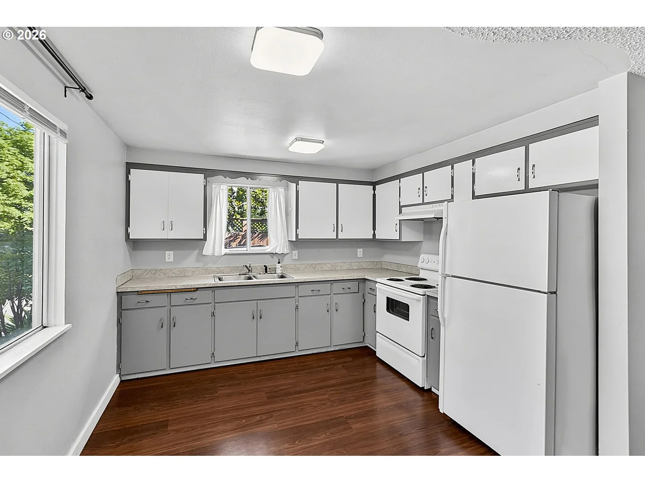 945 MADISON ST, Eugene, OR 97402, photo 4 of 38