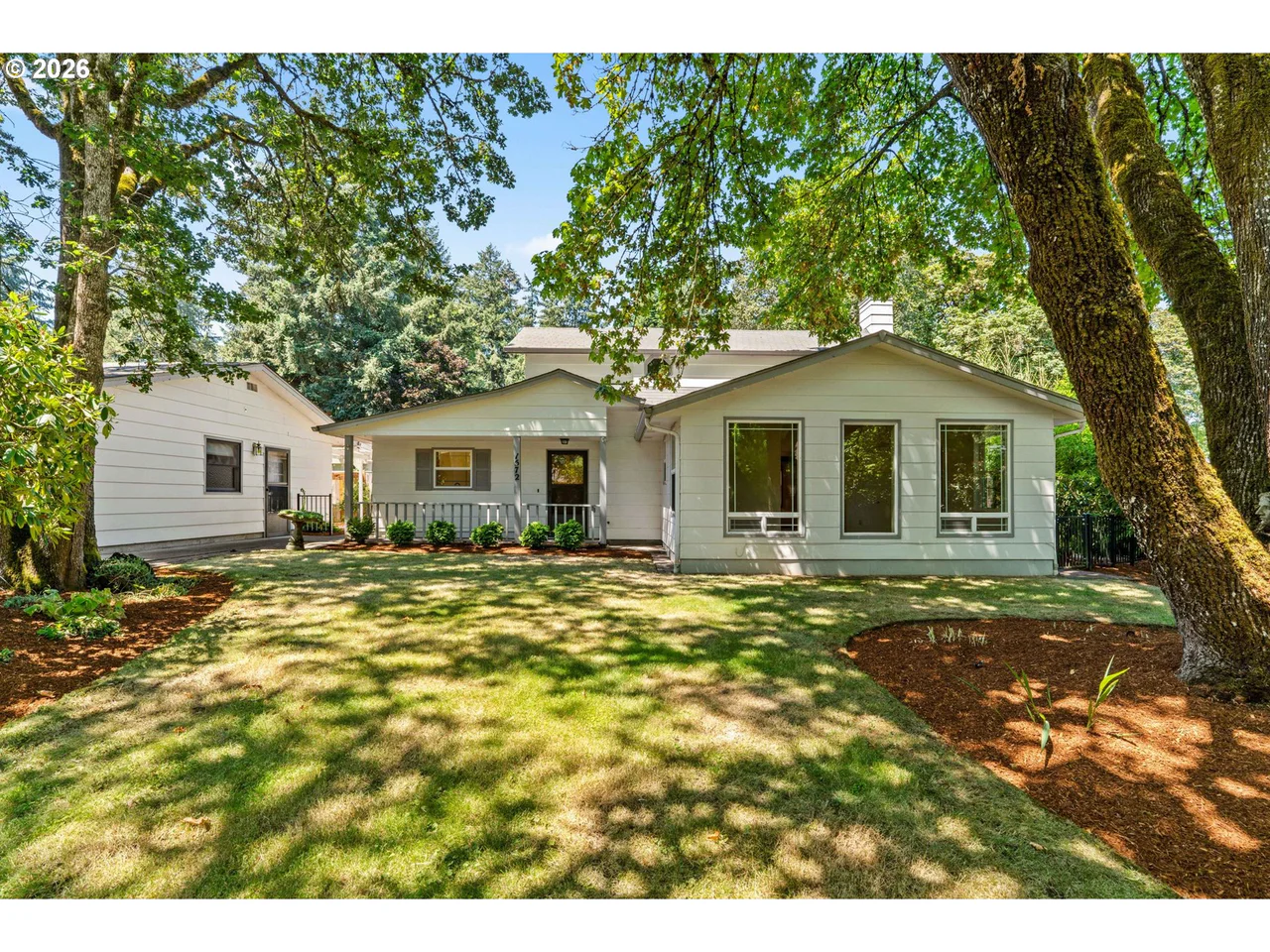 1572 HAPPY LN, Eugene, OR 97401, photo 6 of 38