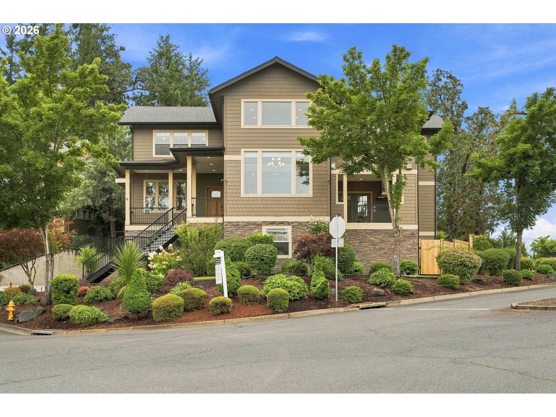 6107 FOREST RIDGE DR, Springfield, OR 97478, photo 2 of 48
