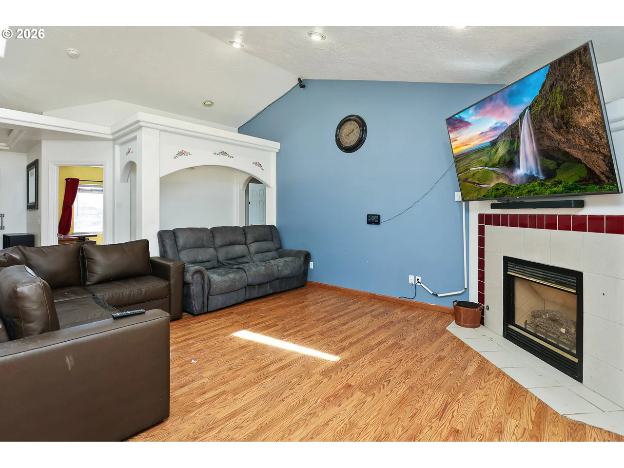 953 W 17Th AVE, Junction City, OR 97448, photo 4 of 24