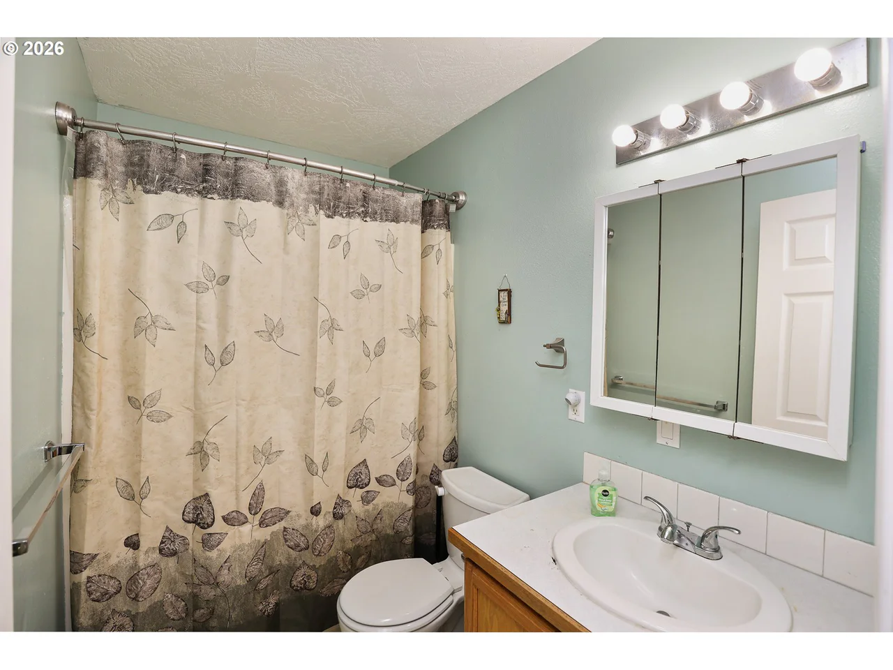 953 W 17Th AVE, Junction City, OR 97448, photo 8 of 24