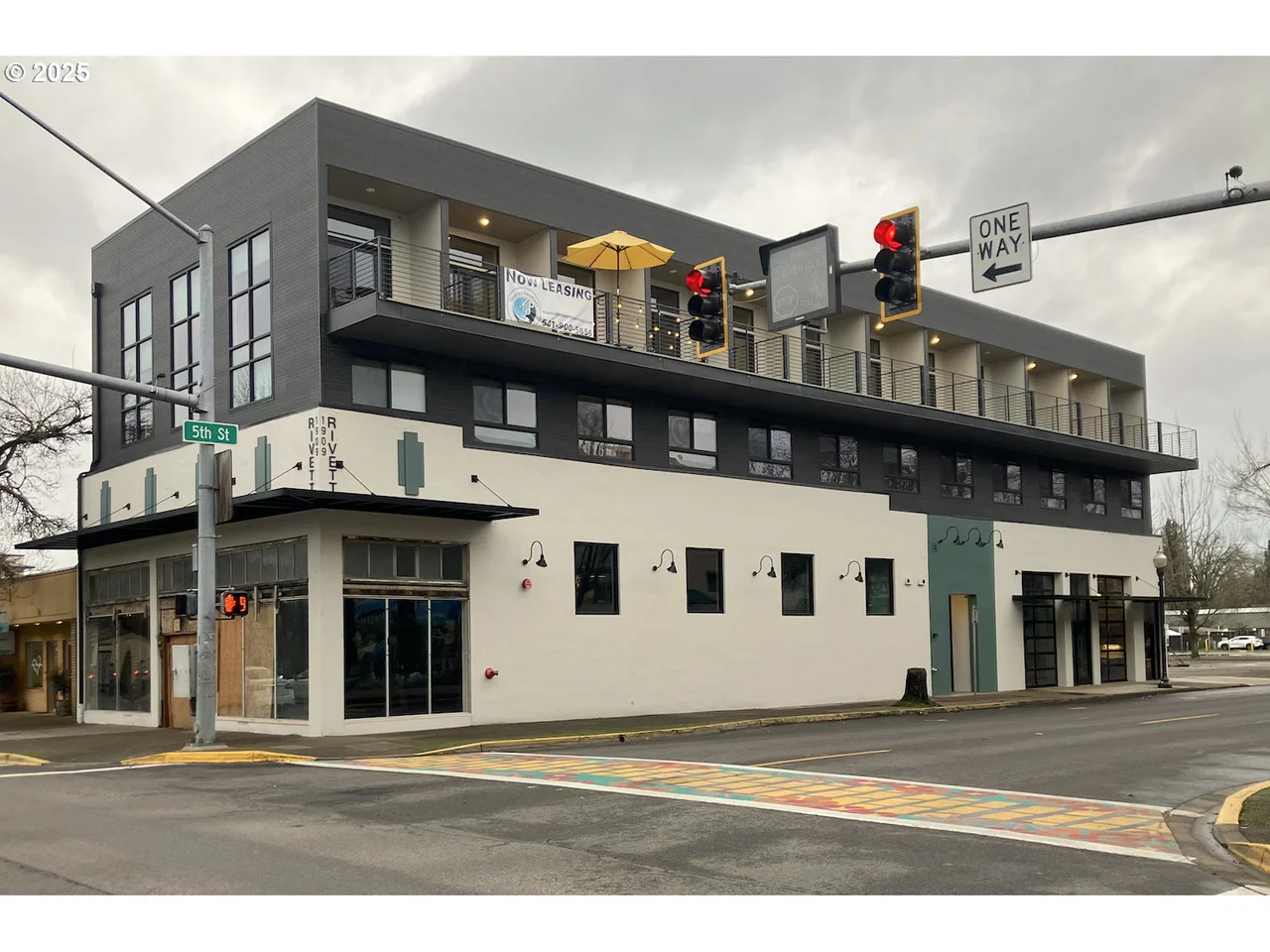488 Main ST