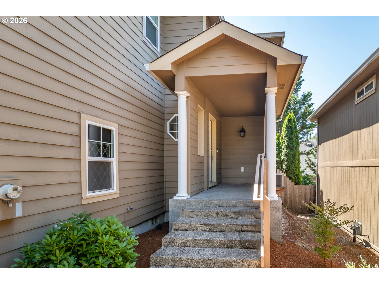 1487 NE FOUR SEASONS DR, Roseburg, OR 97470, photo 2 of 46