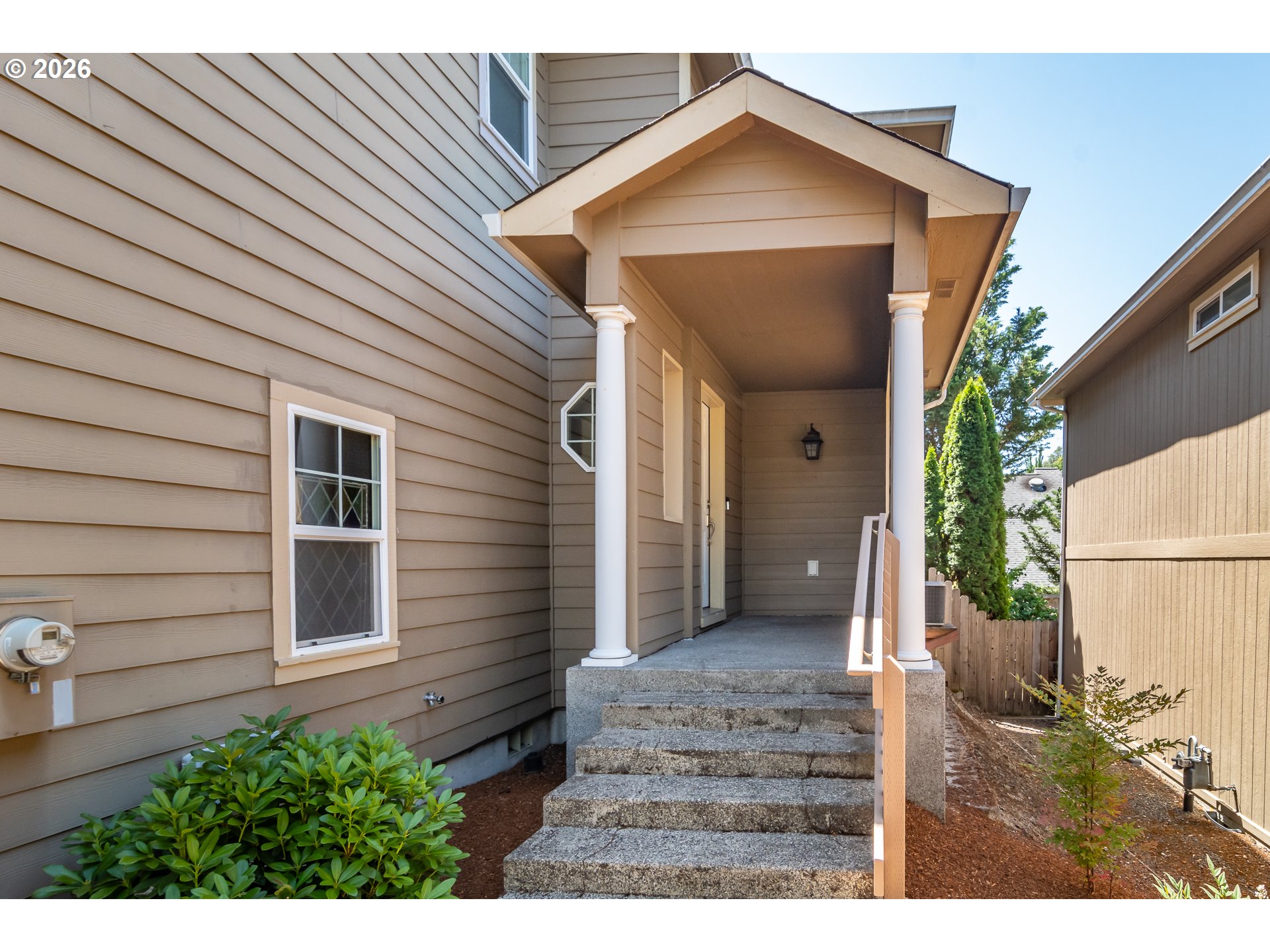 1487 NE FOUR SEASONS DR, Roseburg, OR 97470, photo 2 of 46