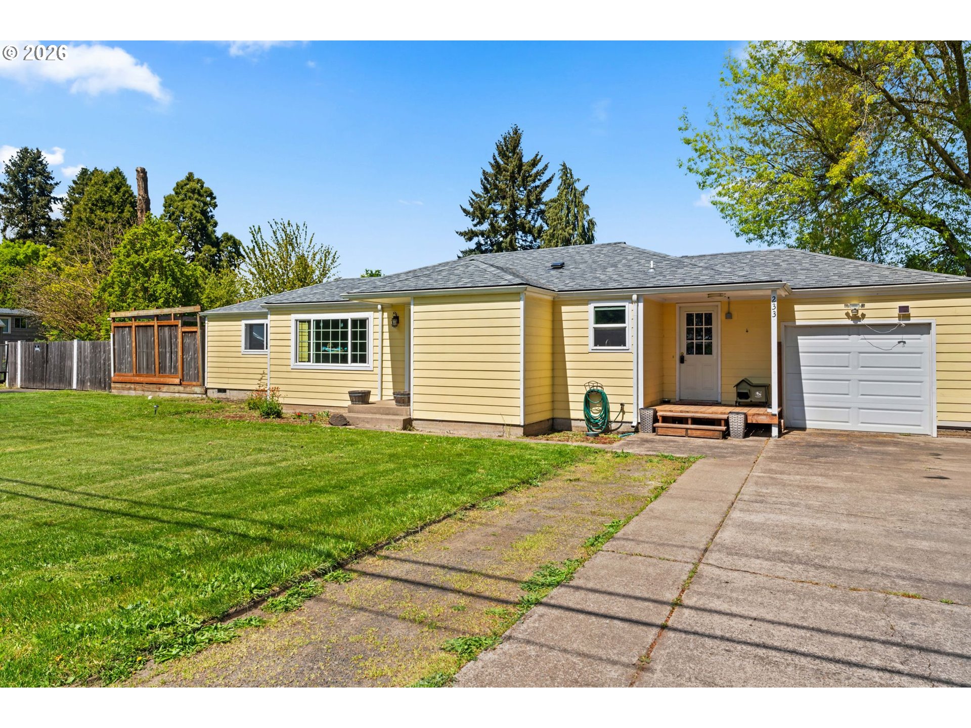 233 HOWARD AVE, Eugene, OR 97404, photo 3 of 42