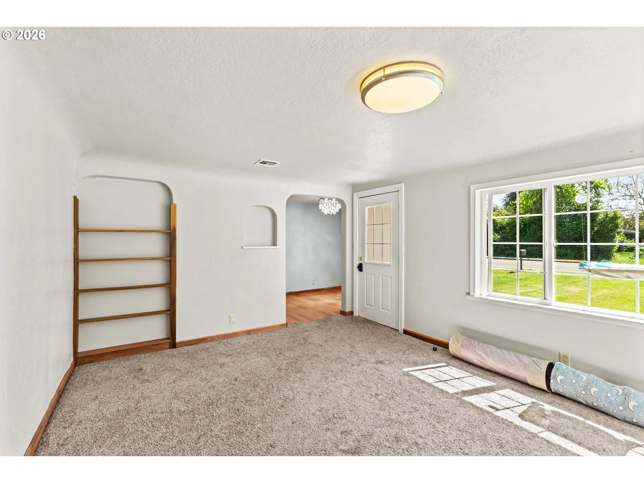 233 HOWARD AVE, Eugene, OR 97404, photo 5 of 42