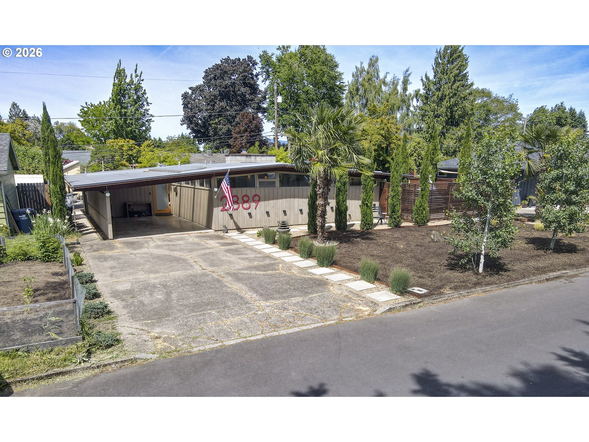 2889 VAN AVE, Eugene, OR 97401, photo 2 of 48