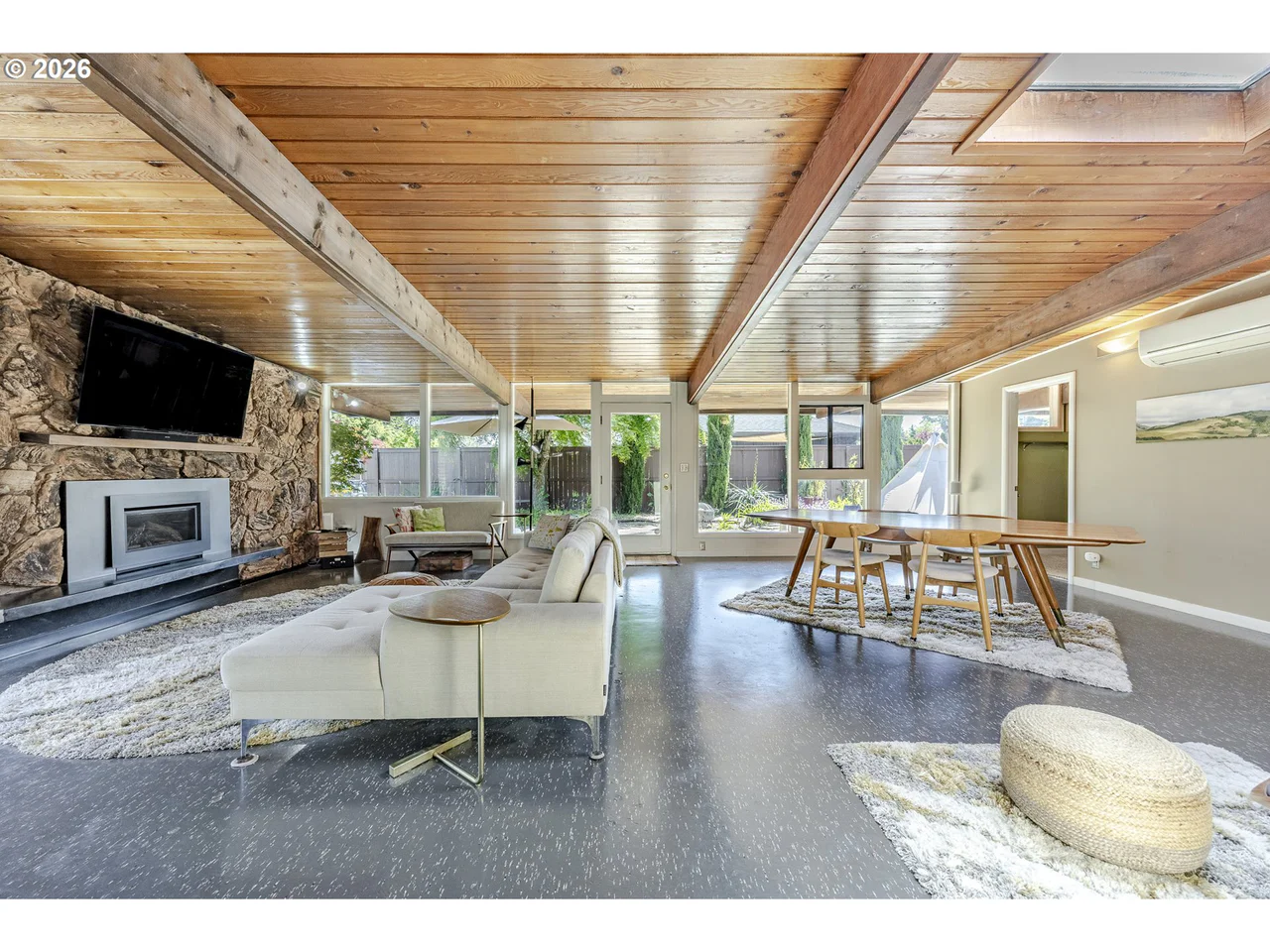2889 VAN AVE, Eugene, OR 97401, photo 8 of 48