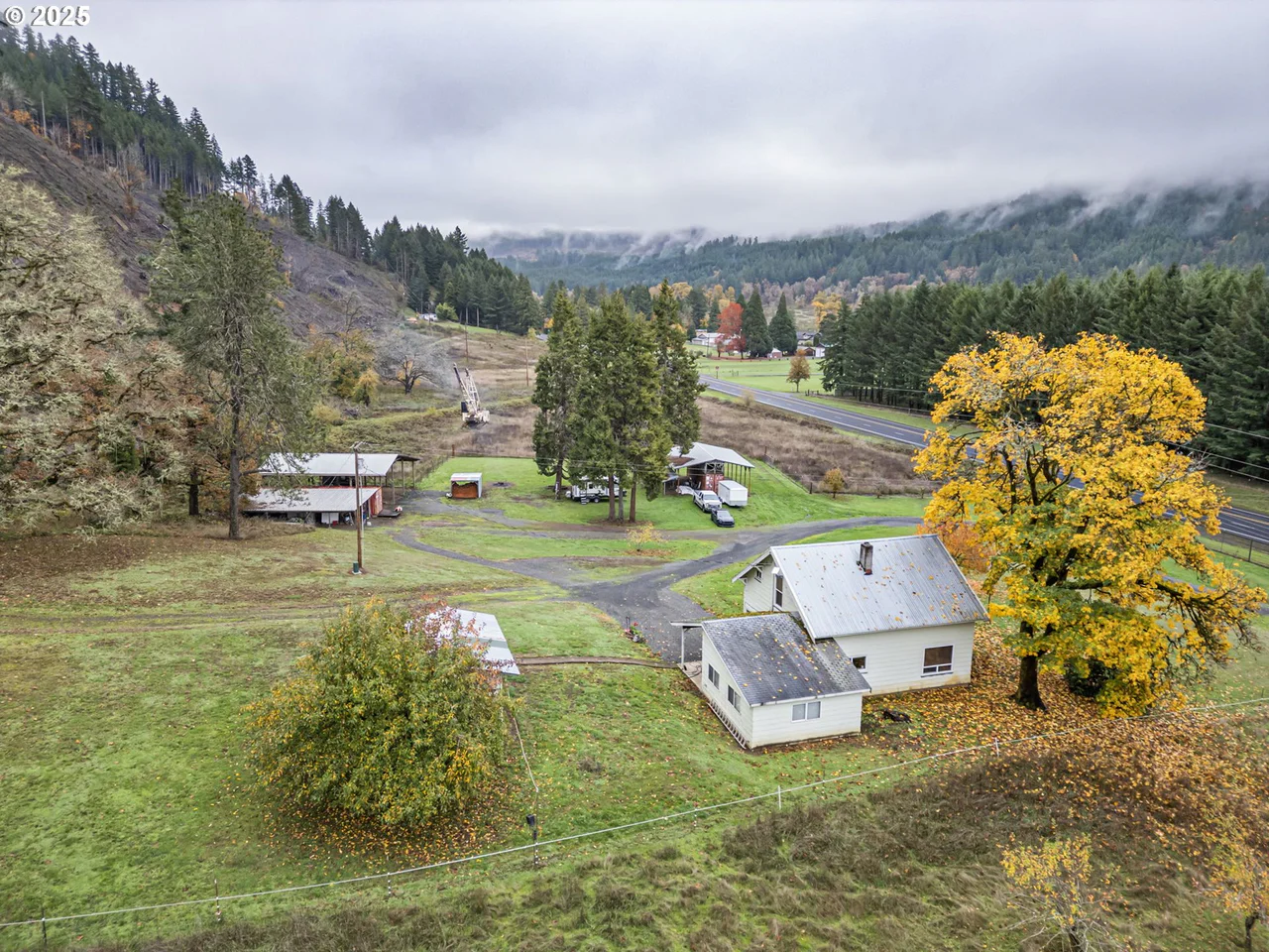 27403 STATE HIGHWAY 38, Elkton, OR 97436, photo 6 of 48