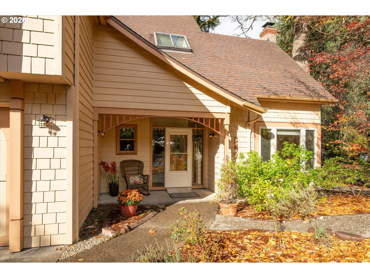 5277 OVERBROOK LN, Eugene, OR 97405, photo 2 of 41