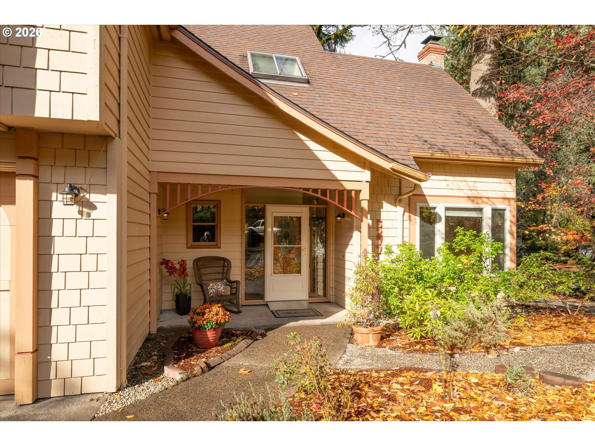 5277 OVERBROOK LN, Eugene, OR 97405, photo 2 of 41