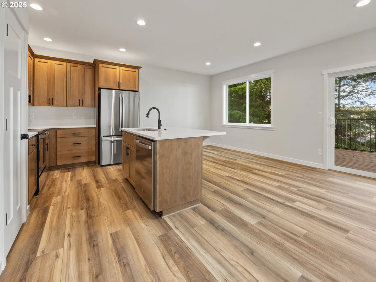 1453 SE MARINE AVE, Lincoln City, OR 97367, photo 4 of 42