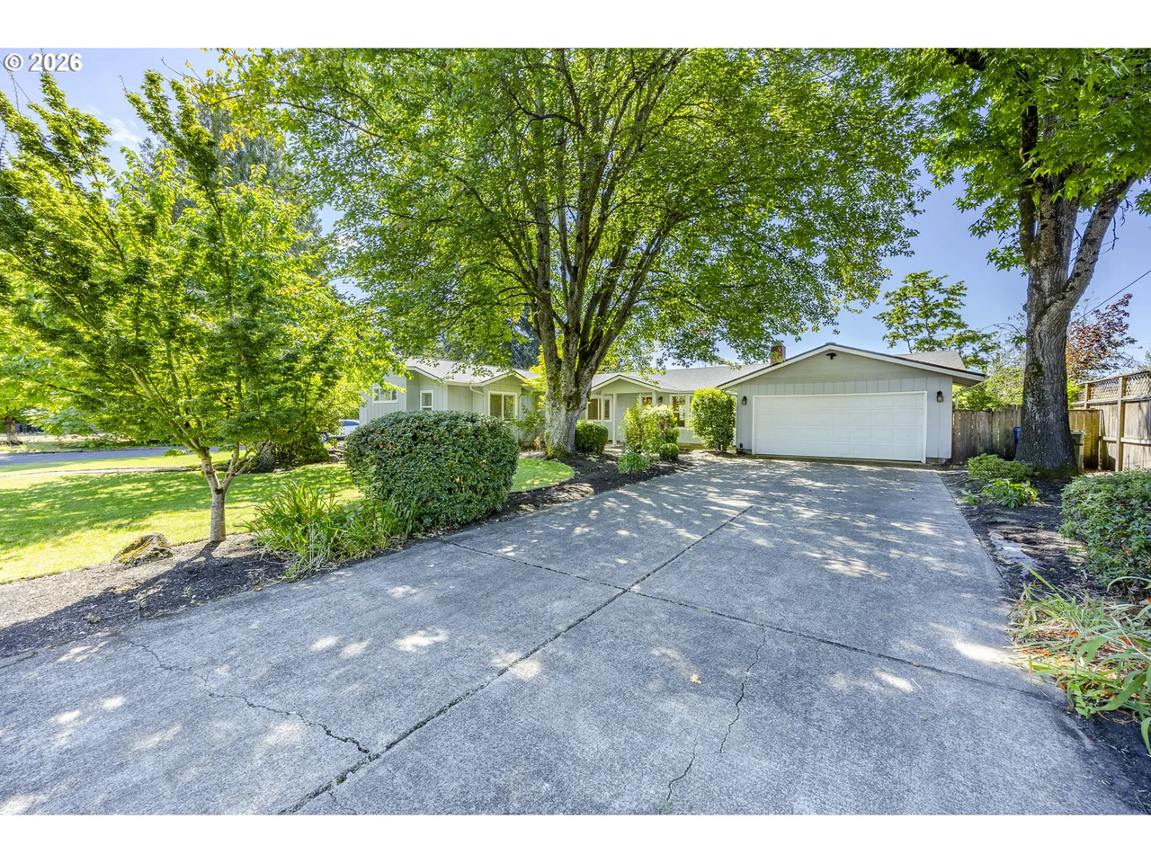 1762 MINDA DR, Eugene, OR 97401, photo 2 of 48