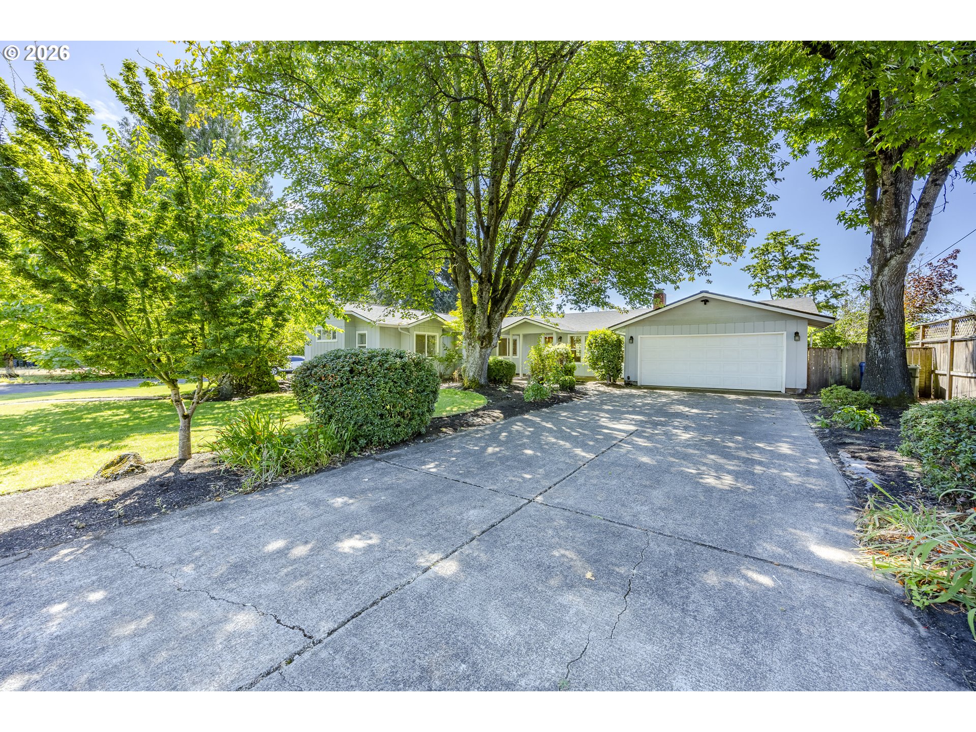 1762 MINDA DR, Eugene, OR 97401, photo 2 of 48