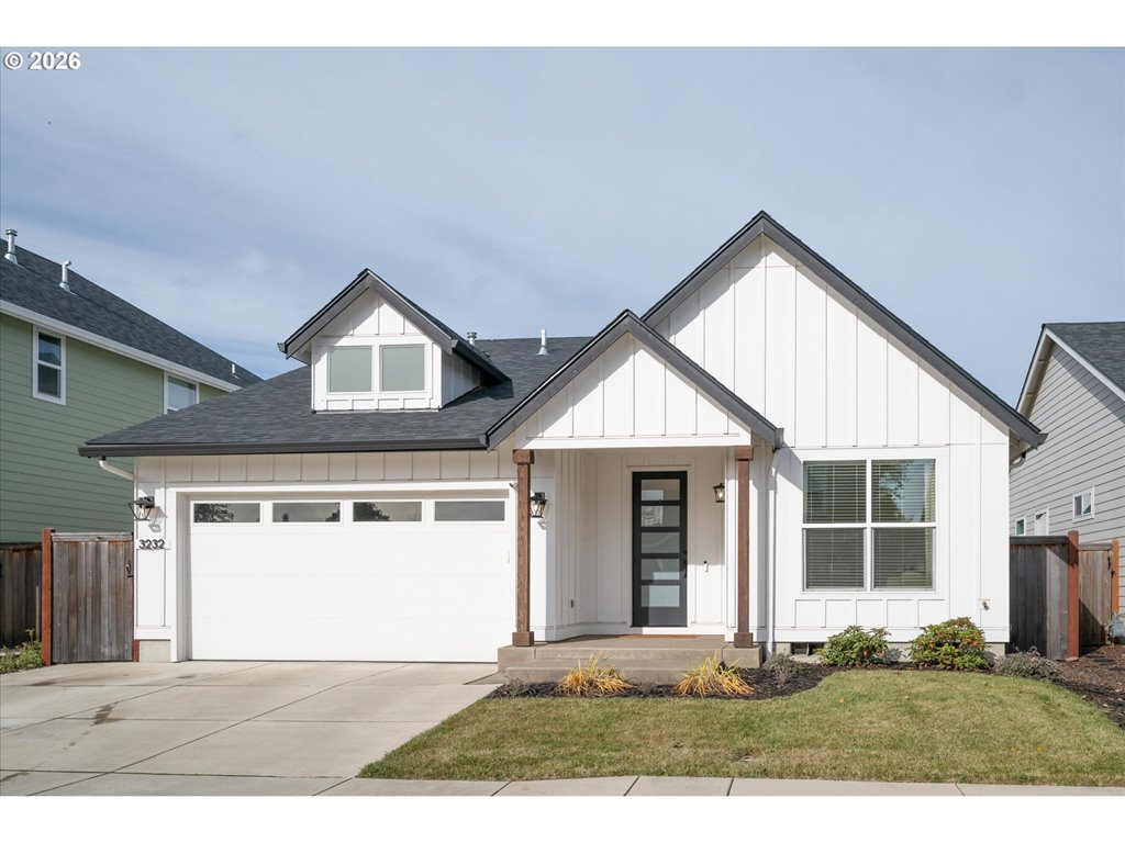 3232 Mountain Creek Ln