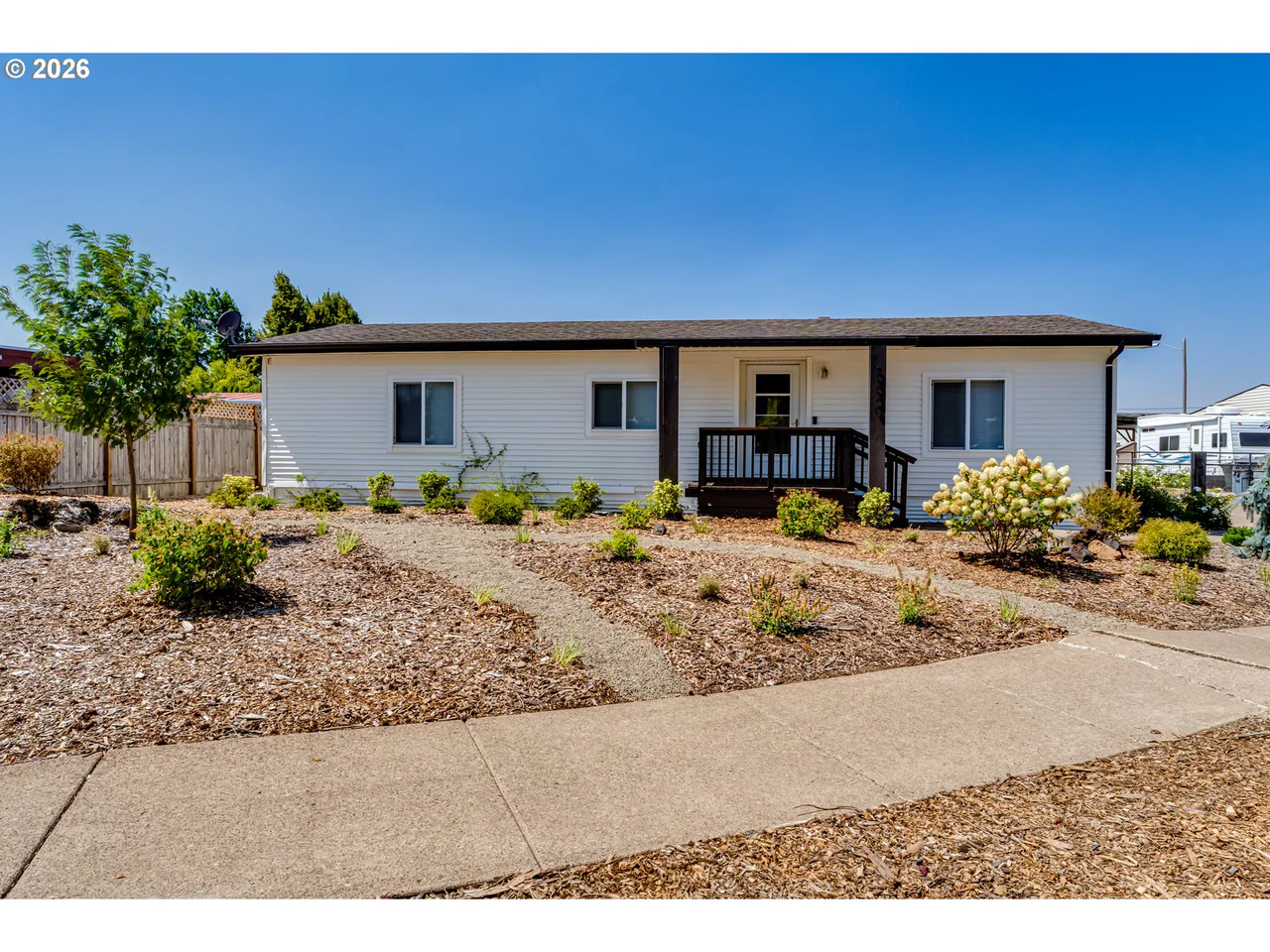 2226 32ND ST, Springfield, OR 97477, photo 2 of 27