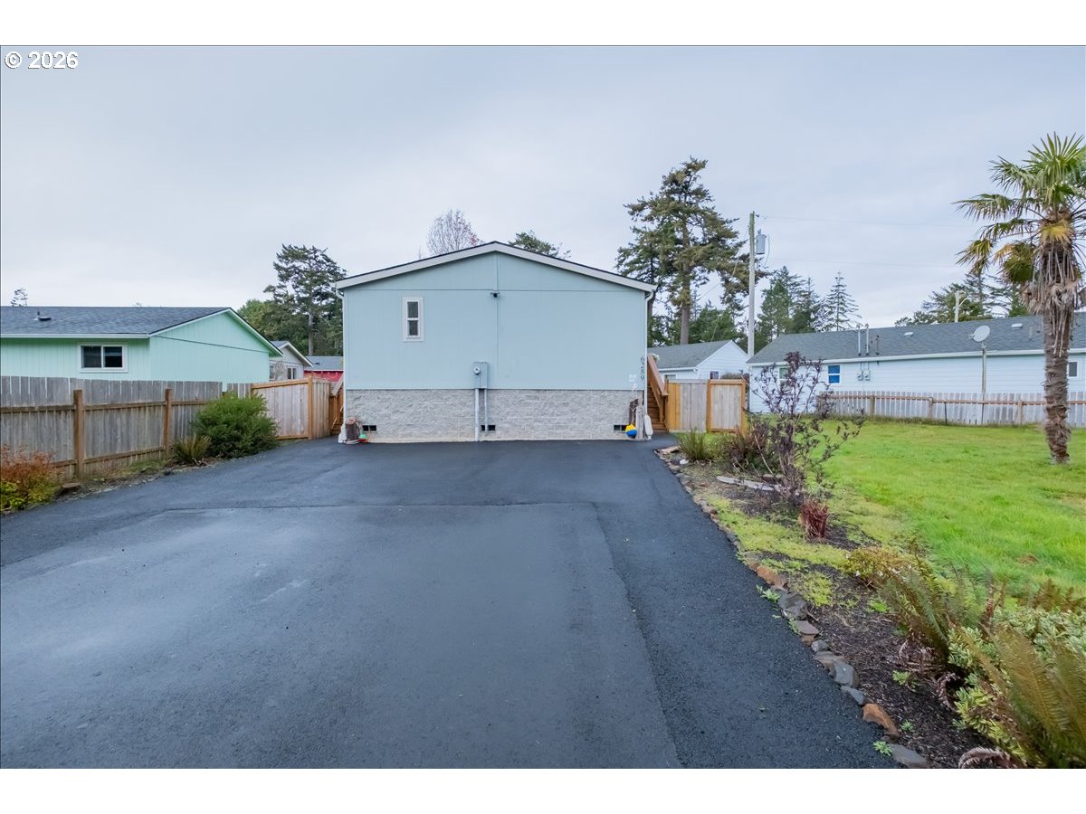 6289 SW JETTY AVE, Lincoln City, OR 97367, photo 6 of 48