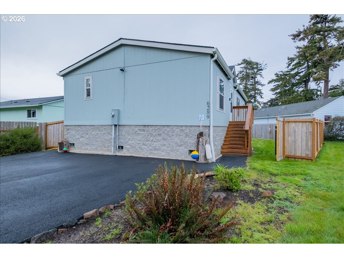 6289 SW JETTY AVE, Lincoln City, OR 97367, photo 5 of 48
