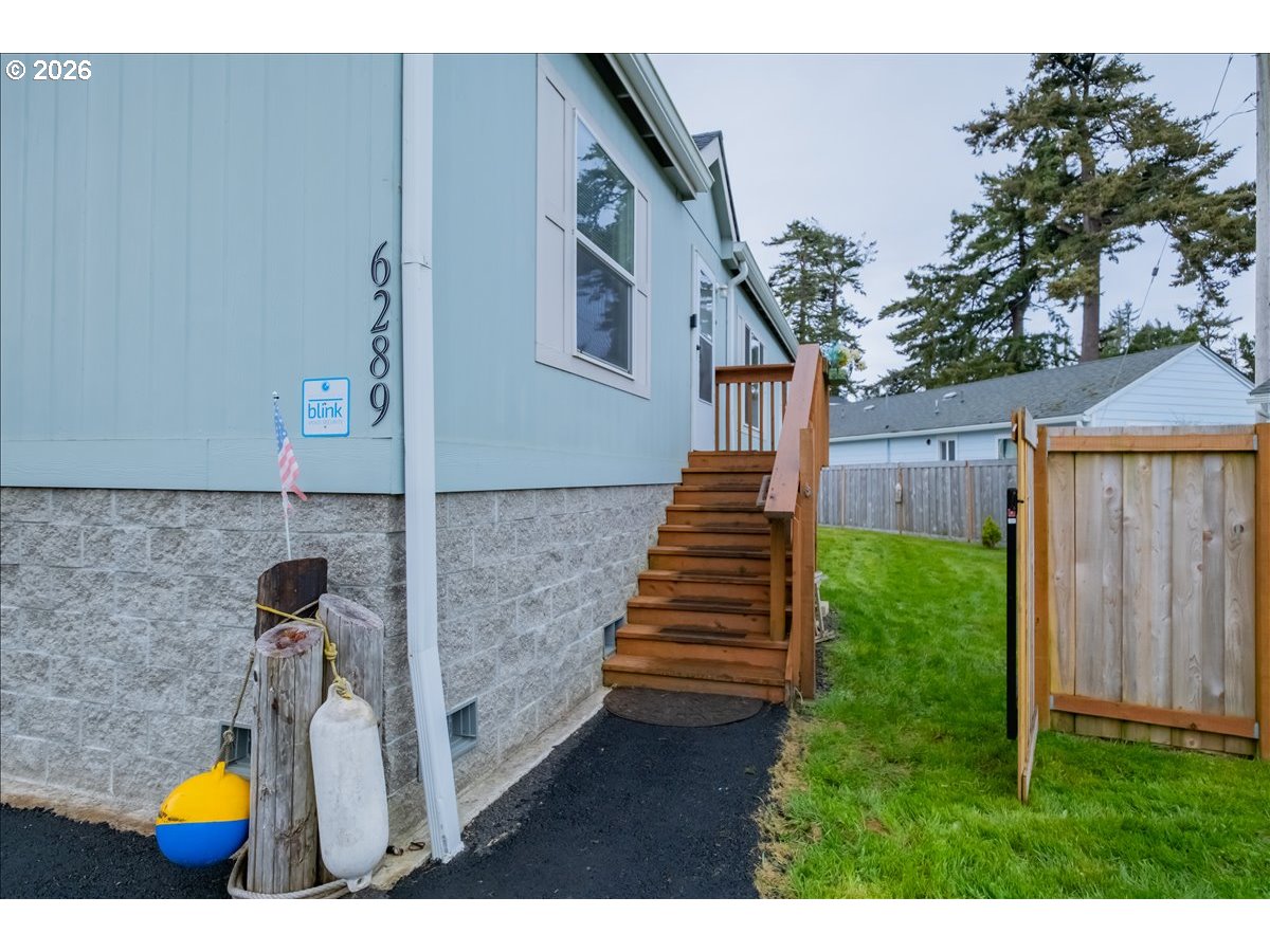 6289 SW JETTY AVE, Lincoln City, OR 97367, photo 4 of 48